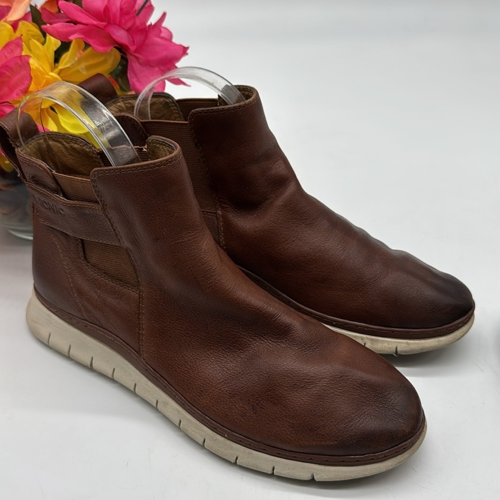 Vionic Kaufman Brown Leather Ankle Boots with Orthidic Insole Size 7.5 VIO7166